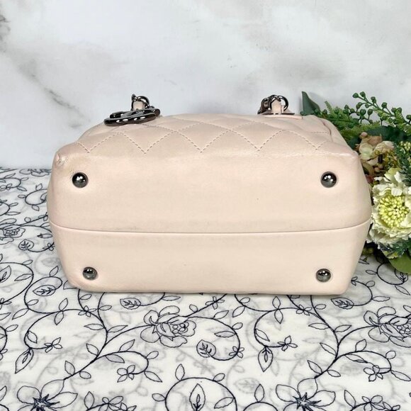 CHANEL Calfskin Quilted Feather Weight Bowling Bag Ivory Light Beige Purse - Picture 10 of 13